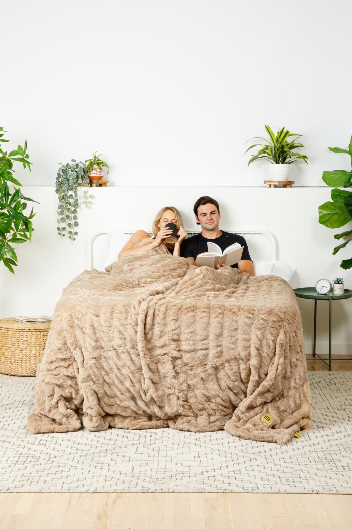 Big Blanket Co Cloud Luxe Oversized Blanket